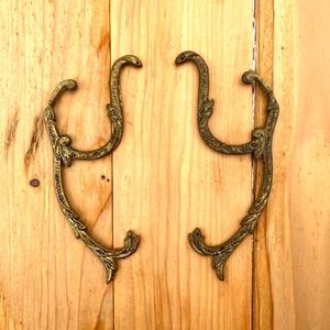 Vintage metal hooks - 4 Per Set